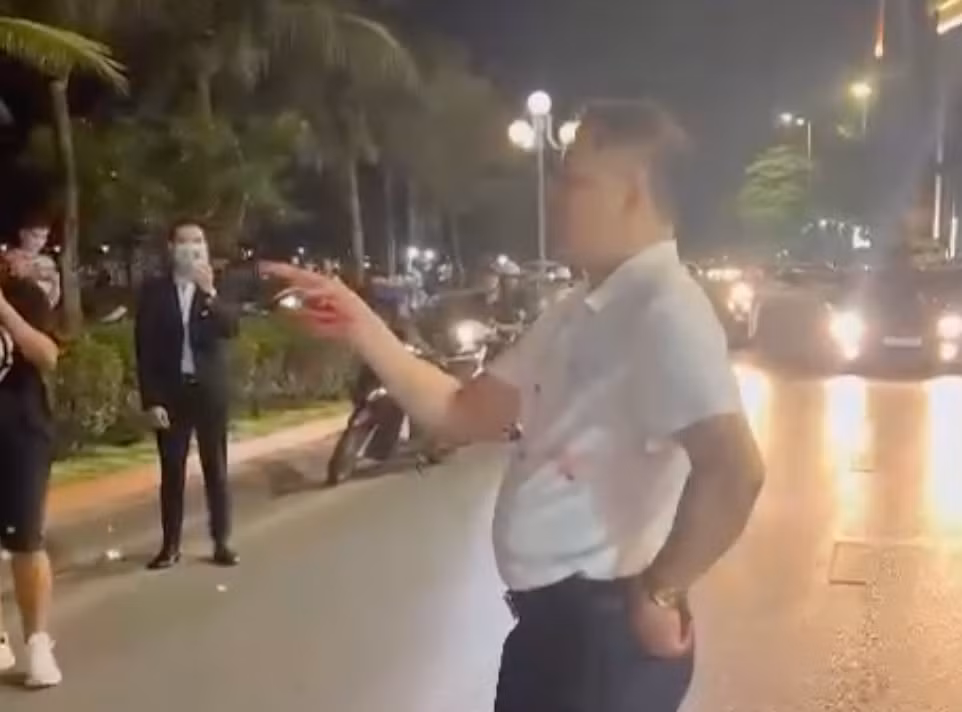 Canh cao, xem xet dieu chuyen Truong Cong an phuong Bai Chay