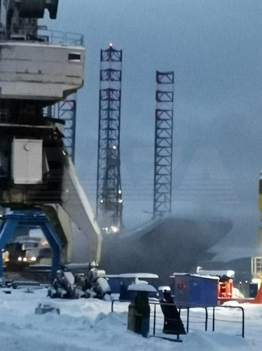 Cụ thể, một đám cháy lớn đã bốc lên sau khi xảy ra vụ nổ tại khoang động lực số 1 của con tàu, khả năng cao đây là do sai sót của con người trong khi đang tiến hành công việc bảo dưỡng nồi hơi của động cơ.