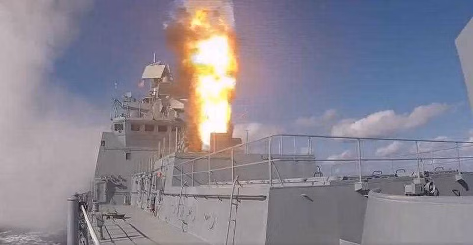 Quân đội chính phủ Syria sau đó được báo cáo đã tiến vào khu vực phía Tây Aleppo và vùng ngoại ô của thành phố lớn nhất này mà hầu như không gặp phải bất cứ sự kháng cự nào.