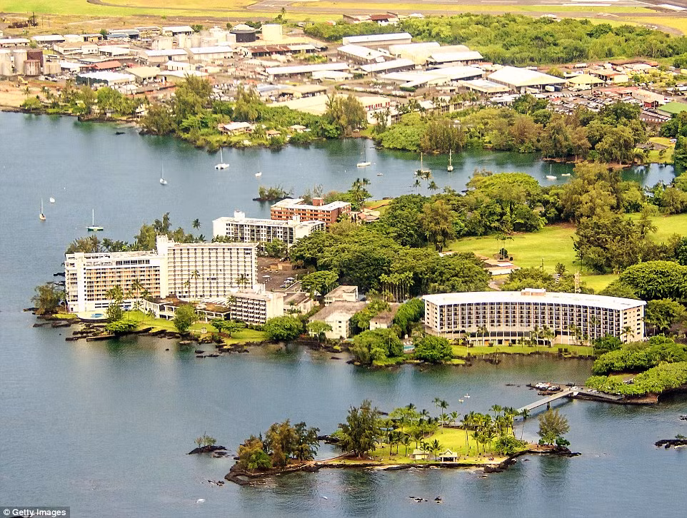 Vịnh Hilo và đảo Dừa ở Hawaii phát triển ngày nay. Ảnh Daily Mail