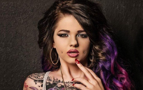 Thêm nữa, rất hiếm khách hàng phẫu thuật má lúm mà có được đôi má lúm "duyên như thật" vì đơn giản nó là "đồ nhân tạo" nên khó mà tự nhiên được.