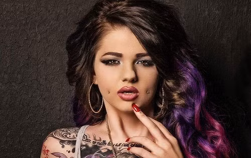 Thêm nữa, rất hiếm khách hàng phẫu thuật má lúm mà có được đôi má lúm "duyên như thật" vì đơn giản nó là "đồ nhân tạo" nên khó mà tự nhiên được.