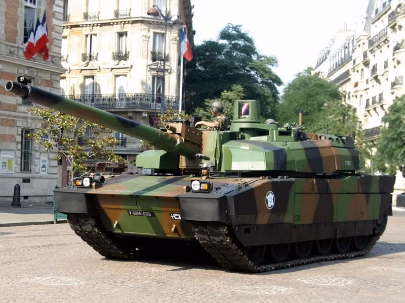 1. Đứng thứ nhất trong danh sách xe tăng chiến đấu đắt nhất thế giới là AMX-56 Leclerc (Pháp) - 12,6 triệu USD.