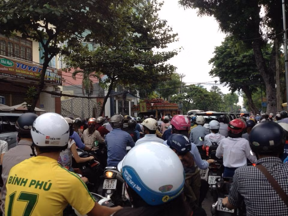 Tac duong 4 ngay lien tiep, Da Nang dung thi cong du an ham chui