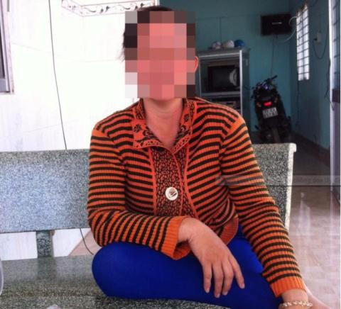 Khong chiu ly hon, vo bi nhan tinh chong doa lay thu cap