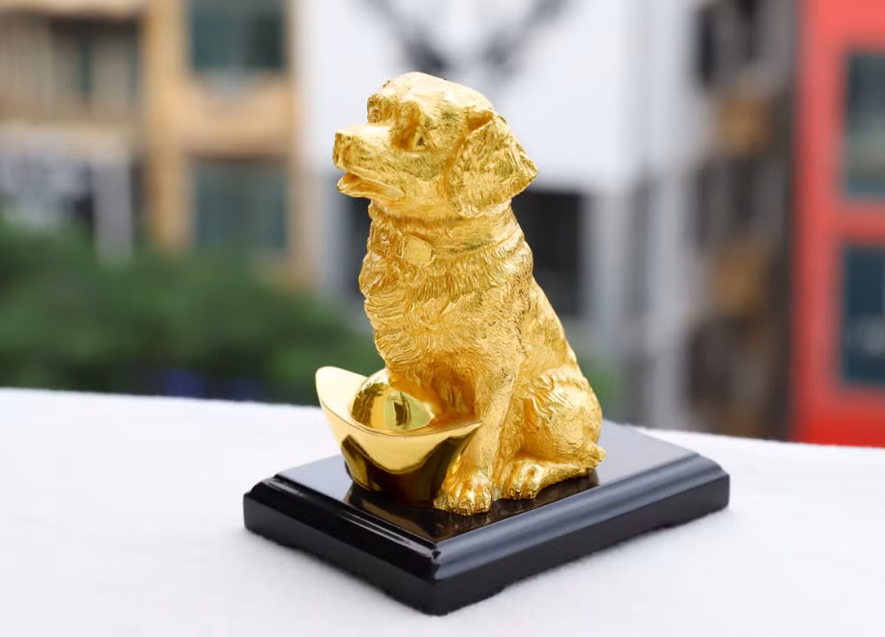 Trong khi đó, người làm trồng trọt chăn nuôi cũng có mùa vụ bội thu, sản phẩm bán được mùa, được giá, thu hái bộn tiền.