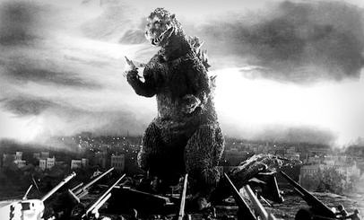 Trong bộ phim Godzilla, Mothra And King Ghidorah: Giant Monsters All-Out Attack, quái vật Godzilla được miêu tả như một mối nguy hiểm thật sự với dã tâm tàn phá, chứ không chỉ là một con quái thú đi loanh quanh đánh sập nhà cửa.
