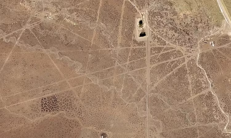 Một quan sát từ trên không của sa mạc ở phía tây Bolivia đã phát hiện hàng nghìn đường thẳng chết chóc và sắc nét trên mặt đất, tồn tại từ hơn nghìn năm trước đây.