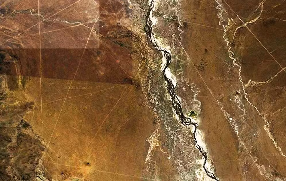 Mặc dù nó được xem như một tác phẩm nghệ thuật, ý đồ chính của những người tạo ra đường thẳng Sajama có thể không chỉ là sự sáng tạo nghệ thuật.