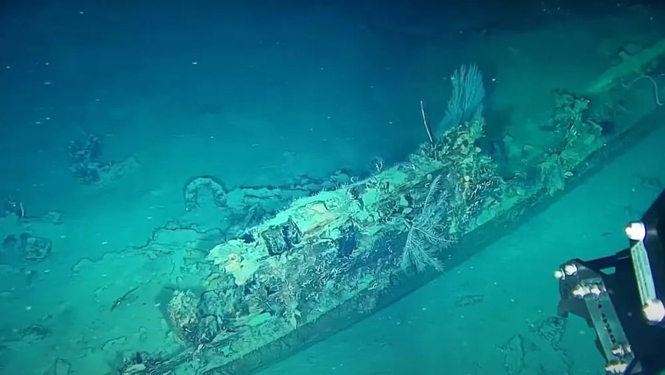 Tây Ban Nha khẳng định rằng kho báu dưới biển này là của họ vì nó ở trên một con tàu Tây Ban Nha, trong khi cộng đồng Qhara Qhara của Bolivia nói rằng họ có quyền lấy các báu vật vì người Tây Ban Nha trước đây đã buộc cộng đồng này khai thác kim loại quý.