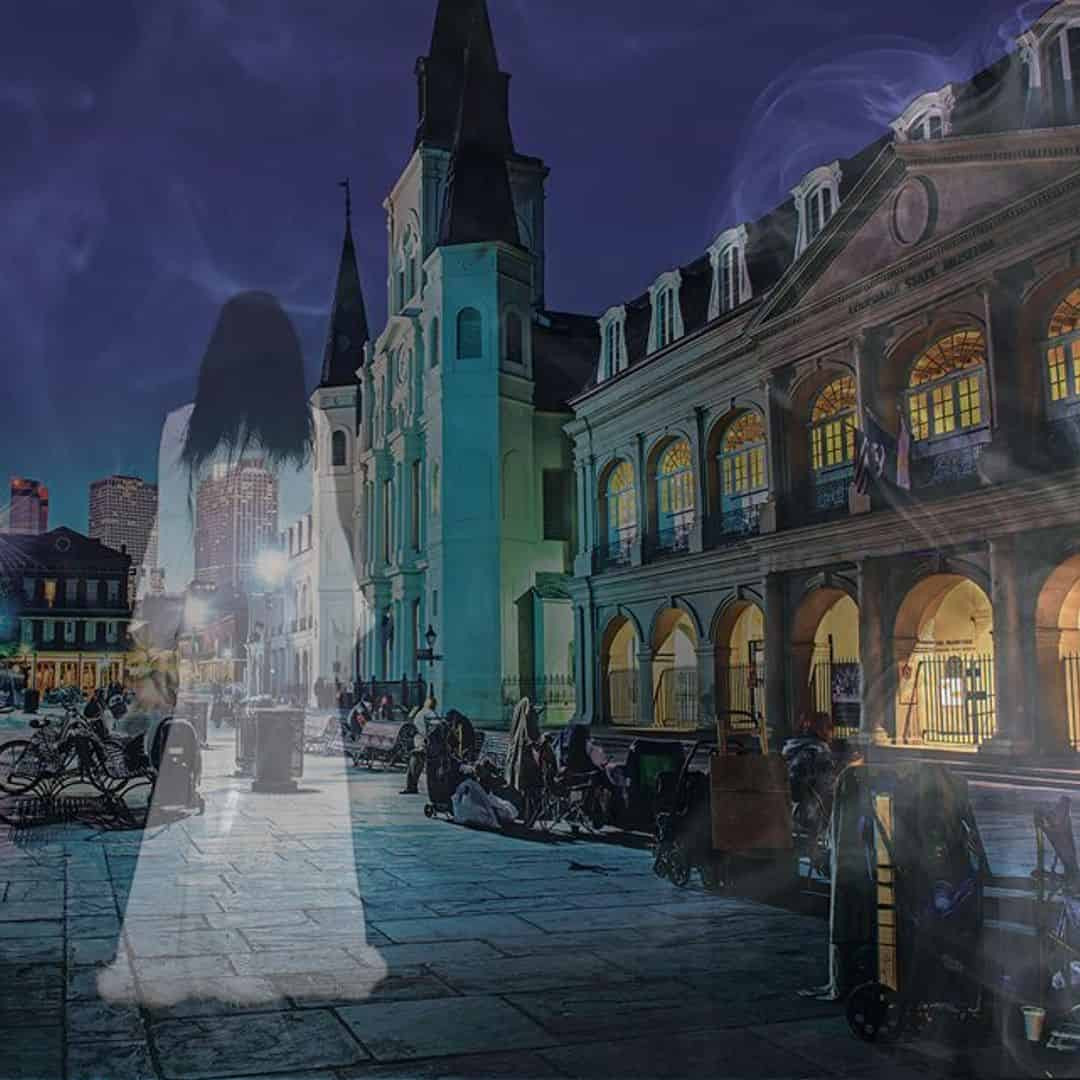 Vào tháng 4 năm 1834, sau một vụ hỏa hoạn tại ngôi nhà, những người cứu hộ đã tìm thấy rất nhiều nô lệ bị trói trong một phòng tra tấn bí mật trên gác mái. Những người này đã bị tra tấn dã man trong một thời gian dài và có dấu hiệu có những người khác đã bị sát hại ở đó. Khi sự việc được biết đến, ngôi nhà đã bị đột kích bởi một đám đông công dân phẫn nộ, và bà LaLaurie đã bỏ trốn khỏi thành phố. Những người cư ngụ sau đó của tòa nhà đã tuyên bố rằng nó vẫn bị ám ảnh bởi hồn ma của nạn nhân của bà ta.