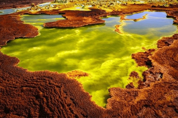 Theo Đài quan sát Trái Đất của NASA, cảnh quan ngày càng chìm xuống tại Vùng trũng Danakil, có nghĩa là một ngày nào đó nó sẽ tràn đầy nước để tạo thành một hồ nước lớn hoặc thậm chí có thể là một đại dương mới.