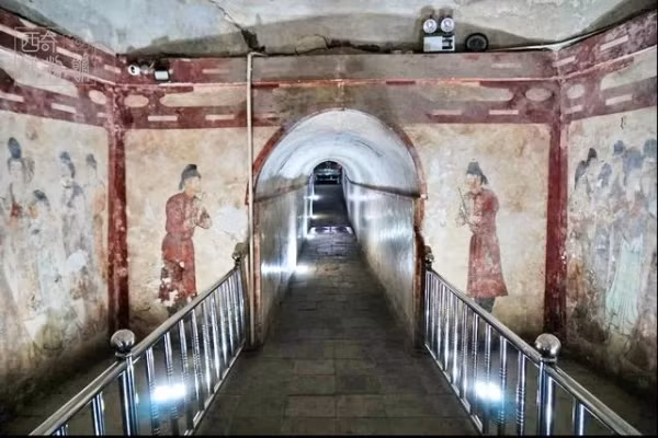 Đây cũng là lý do ở thời phong kiến Trung Quốc, những kẻ trộm mộ thường là thành viên trong cùng gia đình, gần gũi nhất là cha con. Bởi nếu không có quan hệ máu mủ, những bi kịch như sát hại lẫn nhau để tranh giành của cải rất dễ xảy ra.