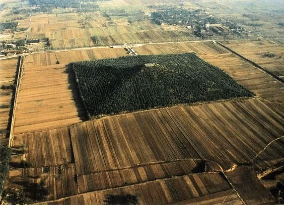 Thậm chí các nhà khoa học cũng không dám khai quật lăng mộ này vì lo lắng công nghệ khảo cổ chưa đáp ứng đủ điều kiện bảo vệ được các di sản văn hóa trong lăng mộ Tần Thủy Hoàng.