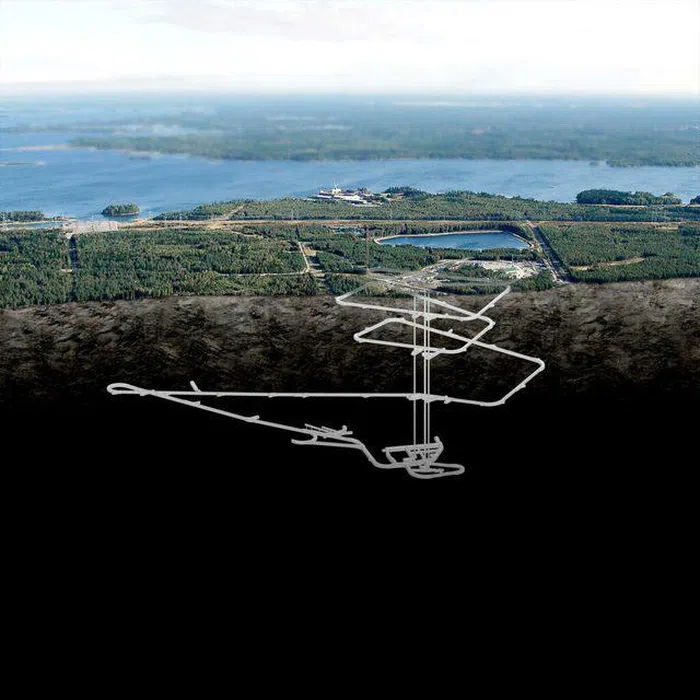 Tuy nhiên, việc lưu trữ theo các kiểu truyền thống này vô cùng nguy hiểm, bởi nếu xảy ra sự cố, các thanh nhiên liệu kia sẽ làm ô nhiễm phóng xạ tới môi trường sống xung quanh. Nếu không có giải pháp lâu dài, chất thải phóng xạ sẽ ngày một chồng chất và gây nguy hại tới cả thế giới.