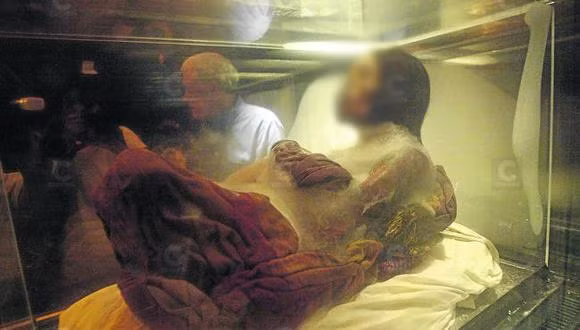 Sau đó, Nilsson tạo ra một bản sao 3D của hộp sọ của Trinh nữ băng, sử dụng chất liệu đất sét polyme để tạo các bó cơ và đánh dấu độ dày của mô. Sau đó, ông tiến hành làm việc trên các bộ phận như mắt, mũi và má. Nilsson cũng thêm vào hàng trăm sợi tóc vào bức tượng. Toàn bộ quá trình này kéo dài tới 10 tuần.