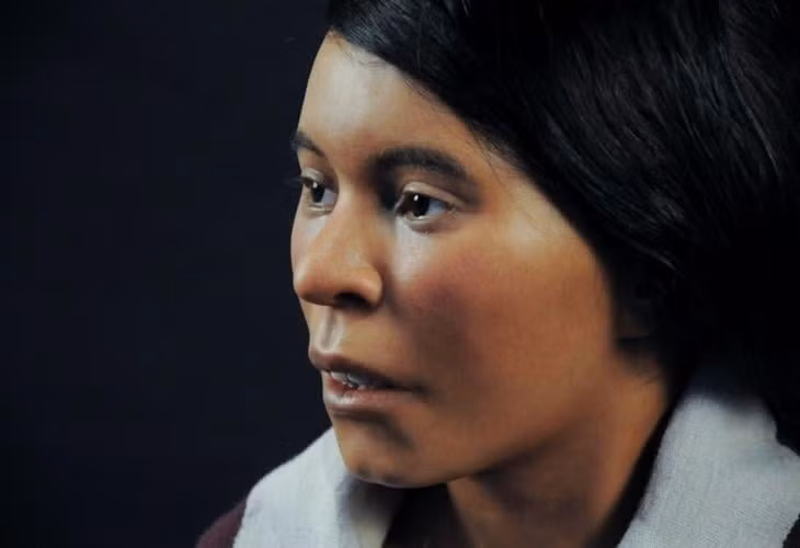 Việc lựa chọn để hiến tế được coi là một vinh dự lớn đối với gia đình và cộng đồng của đứa trẻ. Phương thức hiến tế đa dạng, tùy thuộc vào vị thần mà họ thờ. Một số trẻ em bị chôn sống hoặc siết cổ, trong khi những đứa trẻ khác bị mổ tim. Cuộc đời của Trinh nữ băng kết thúc với một cú đánh mạnh vào sau hộp sọ bằng vật tù.