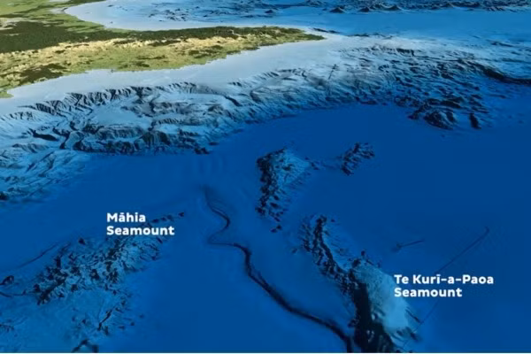 Theo ông, quá trình phát triển của hồ chứa nước này có thể liên quan đến sự xói mòn của một phần núi lửa, tạo ra các hố rỗng lớn dùng để lưu trữ nước từ xa xưa.