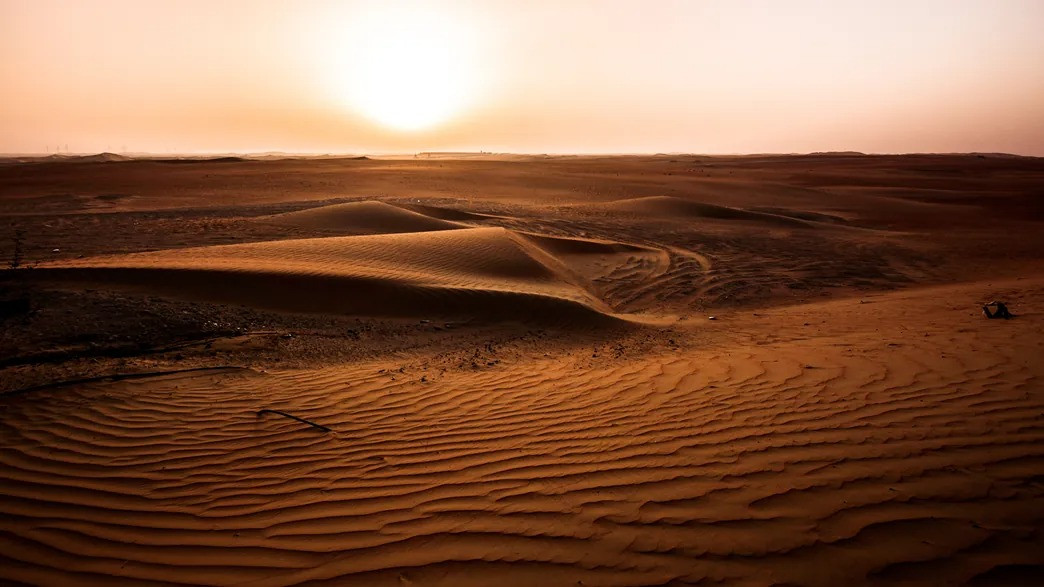 Bầu khí quyển trở nên loãng hơn để lấp đầy không gian của đại dương, lúc này con người như đang ở trên cao nguyên có độ cao hơn 4.000m, sẽ bị say độ cao, khó thở, nhiệt độ sẽ giảm xuống 24 độ C, tức khắc bước vào mùa đông lạnh giá.