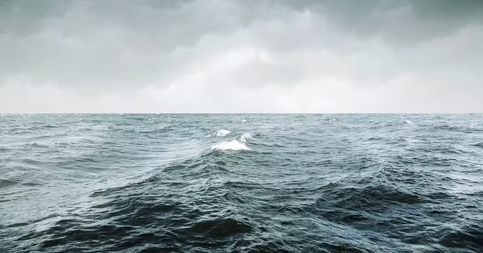 Trên thực tế, các đại dương ở trên thế giới hoạt động giống như một hệ thống kiểm soát khí hậu toàn cầu. Chúng sẽ hấp thụ phần lớn nhiệt của Mặt Trời và phân bổ đều khắp Trái Đất. Nhờ vậy, không có khu vực nào trên hành tinh xanh bị quá nóng hoặc quá lạnh.