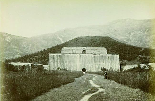 Từ đó không khó để nhìn ra được rằng, điều khiến Chu Nguyên Chương trước lúc băng hà lo lắng chính là cái chết của ông sẽ trở thành nguồn cơn gây ra biến cố, thậm chí sẽ khơi mào cho những cuộc chính biến tranh ngôi sau đó.