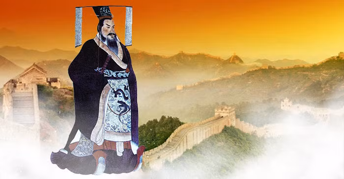 Xét nghiệm mẫu đất xung quanh khu vực ngôi mộ của vị vua này thấy nồng độ thủy ngân rất cao. Xung quanh lăng mộ có các con sông thủy ngân lỏng bao quanh vì theo người Trung Quốc cổ đại, sông thủy ngân có thể đem lại sự bất tử.