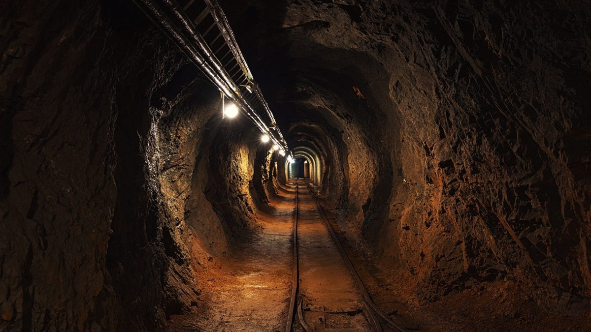 Vì lý do này, nó còn được gọi là bệnh giảm áp, và hiện nay chủ yếu ảnh hưởng đến người lặn, phi công, nhà du hành vũ trụ và những người làm việc trong môi trường có áp suất cao.