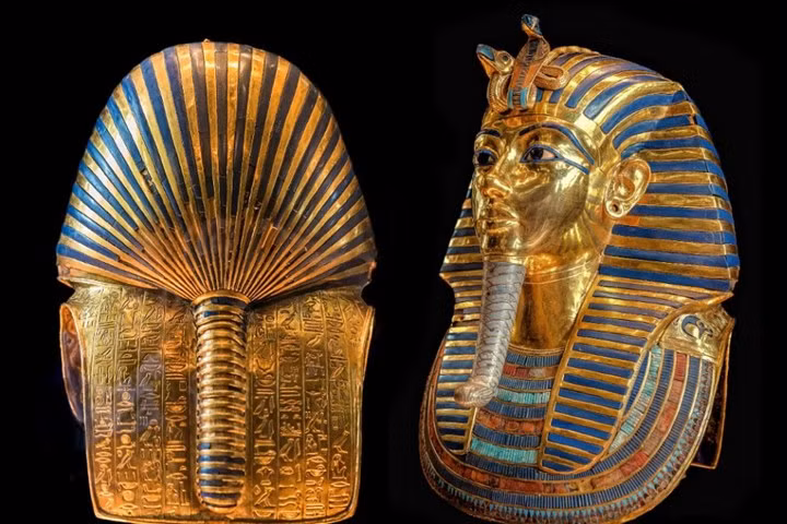 1. Lời nguyền Pharaon: là một trong những bí ẩn lớn nhất về kim tự tháp Ai Cập. Lời nguyền nói lên rằng những ai mở hầm mộ của Pharaon Tutankhamun sẽ bị liên luỵ đến tính mạng.