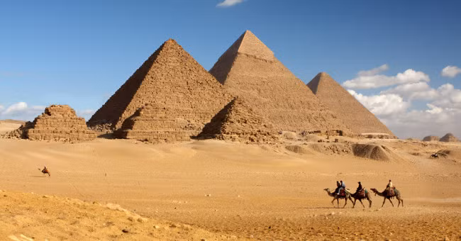 Các nhà nghiên cứu tiến hành kiểm tra các hạt phấn hoa đã hóa thạch từ các lõi khoan trầm tích khu vực xung quanh kim tự tháp Giza để vẽ một bức tranh chi tiết hơn về hệ thống sông hàng thiên niên kỷ trước.