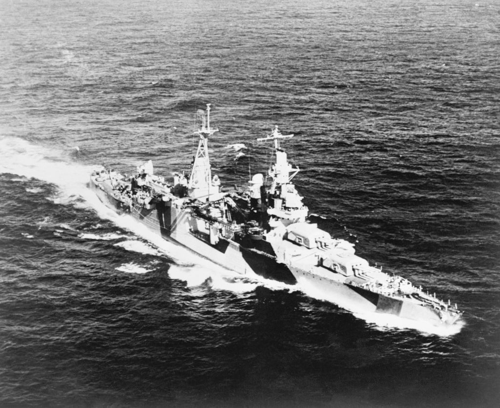 Vào tháng 7 năm 1945, tàu USS Indianapolis đã hoàn thành chuyến đi đến căn cứ hải quân trên đảo Tinian ở Thái Bình Dương để vận chuyển uranium và các thành phần khác sẽ được sử dụng để tạo ra quả bom nguyên tử "Little Boy" - vũ khí hạt nhân đầu tiên từng được sử dụng trong thời chiến, sau đó nó được thả xuống thành phố Hiroshima của Nhật Bản.