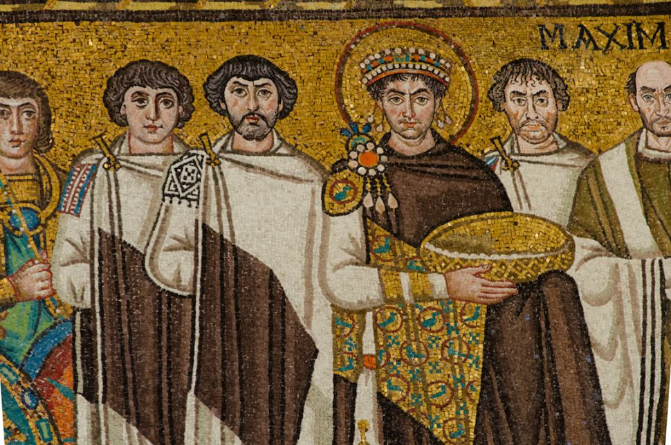 3. Bệnh dịch hạch Justinian (541-542 sau Công nguyên). Đế chế Byzantine đã bị tàn phá nghiêm trọng bởi bệnh dịch hạch. Một số ước tính cho rằng có tới 10% dân số thế giới chết vì bệnh dịch này. Bệnh dịch được đặt theo tên của Hoàng đế Byzantine Justinian (trị vì 527-565 sau Công nguyên).