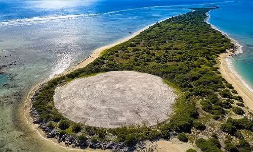 Ian Zabarte, đại diện của bộ tộc bản địa Shoshone, đang cố gắng liên hệ với những người dân đảo trên Thái Bình Dương bị ảnh hưởng bởi thử nghiệm hạt nhân. Ông nói: "Tác động của thử nghiệm vũ khí hạt nhân đối với sức khỏe của nhân dân chúng tôi chưa bao giờ được nghiên cứu. Chúng tôi chưa từng nhận được lời xin lỗi, chứ chưa nói đến việc bồi thường".