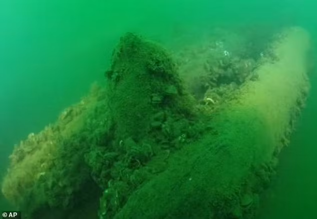 Lake Serpent, xác tàu đắm lâu đời nhất được phát hiện, rời Cleveland vào tháng 9 năm 1829 để thực hiện chuyến đi dài 55 dặm đến đảo Cunningham nhưng nó không bao giờ quay trở lại nữa.