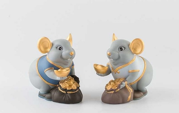 Về phương diện tình cảm của người tuổi Tý trong tháng Cô hồn cũng vô cùng suôn sẻ. Gia đạo bình ổn, không khí gia đình đầm ấm yên vui tạo nền tảng cho bản mệnh phấn đấu trong sự nghiệp.