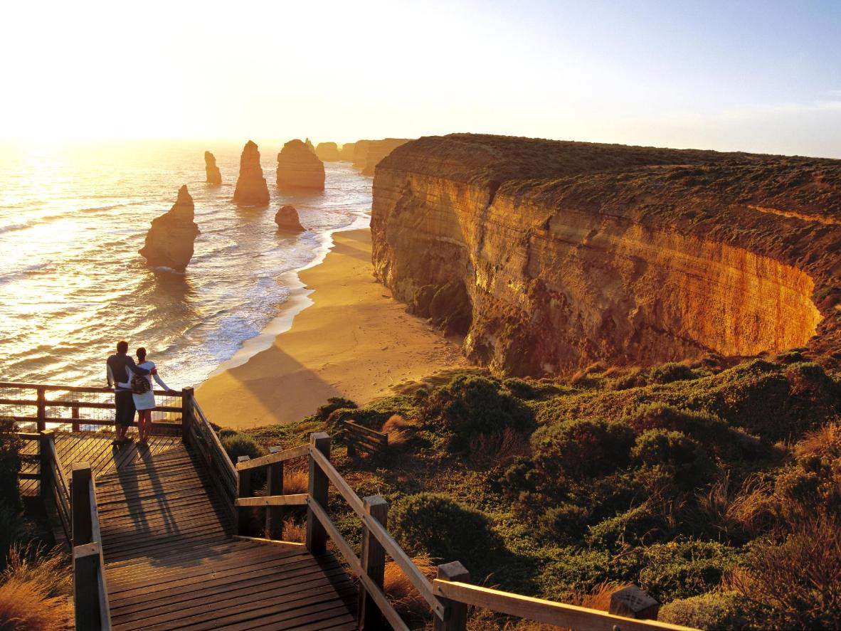 Các khối đá này vốn đã sừng sững ở đó hàng ngàn năm, gắn liền với nhiều truyền thuyết tâm linh của người dân địa phương. Vì vậy, khi 5 trong 12 khối đá sập xuống đã khiến người dân nơi đây không khỏi bàng hoàng và lo lắng.