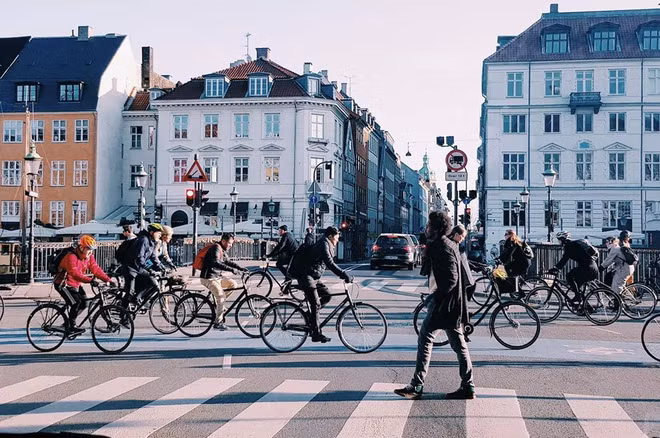 Giờ đây, bánh xe trở nên rất quan trọng đối trong cuộc sống của chúng ta, nó được tìm thấy trong mọi thứ, từ đồng hồ, xe cộ đến tua bin. Có thể nói bánh xe chính là một trong những phát minh vĩ đại làm thay đổi cả thế giới.