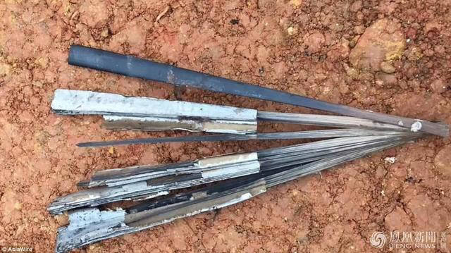 Sau khi quan tài cổ được đào lên, nhiều người có mặt tại hiện trường không khỏi hốt hoảng trước sự nguyên vẹn của thi thể trong quan tài. Theo một số suy đoán cho hay, chủ nhân quan tài này là con của một gia đình giàu có. Đây cũng là thi thể đầu tiên được tìm thấy nguyên vẹn trong ngôi mộ cổ từ triều đại cuối Minh (1368-1644) - đầu Thanh (1644-1911).