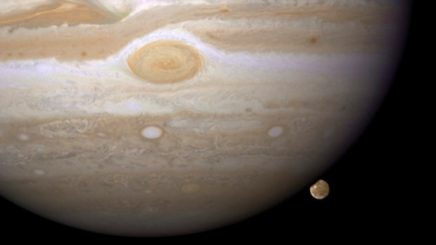 Điều này rất thú vị vì giúp cung cấp thông tin để các nhà khoa học xác định xem thiên thạch thuộc loại nào. Việc thu thập dữ liệu về các vụ va chạm cách xa Trái Đất có thể giúp con người chuẩn bị cho trường hợp một sao chổi hoặc tiểu hành tinh lao xuống hành tinh xanh.