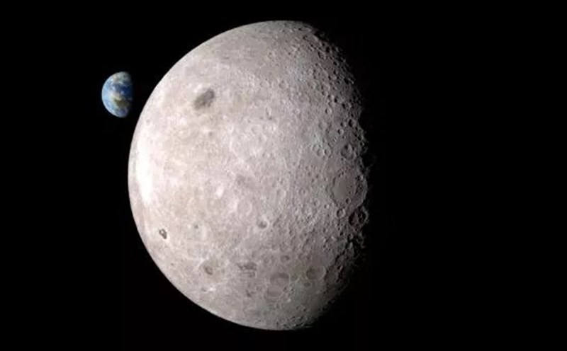 "Orion sẽ trở về Trái Đất nhanh và nóng hơn bất kỳ tàu vũ trụ nào trước đây ở 32 Mach. Với tàu con thoi, vận tốc 25 Mach tương đương 28.160 km/h", Nelson cho biết. Quá trình hồi quyển sẽ giúp kiểm chứng khả năng của tấm chắn nhiệt trong việc đảm bảo tàu vũ trụ trở về Trái Đất an toàn và bảo vệ phi hành đoàn.