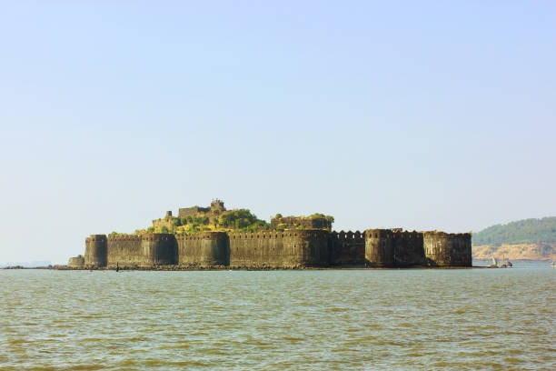 Pháo đài có một bức tường cao khoảng 12m và cho đến ngày nay nó vẫn giữ được hầu hết nguyên vẹn. Đây được coi là một trong những pháo đài không thể xâm chiếm của Ấn Độ.