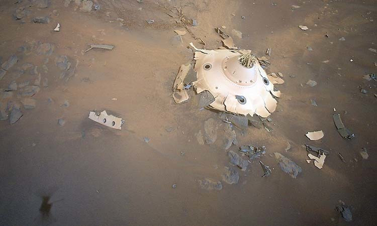 Theo Văn phòng Liên Hiệp Quốc về các vấn đề ngoài không gian, trong 50 năm qua các quốc gia đã gửi 18 vật thể nhân tạo lên sao Hỏa trong 14 nhiệm vụ riêng biệt. Nhiều sứ mệnh trong số này vẫn đang được tiếp tục. Tuy nhiên qua nhiều thập kỷ thám hiểm sao Hỏa, loài người đã để lại rất nhiều mảnh rác vụn trên bề mặt hành tinh này.