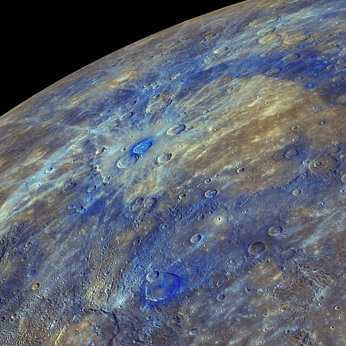 Ngày 10/3, tại Hội nghị Khoa học Hành tinh và Mặt trăng ở The Woodlands, Texas nhà khoa học hành tinh Kevin Cannon đã cho biết, các tác động hàng tỷ năm của thiên thạch có thể khiến phần lớn bề mặt của Sao Thủy nung chảy thành những viên đá quý lấp lánh.