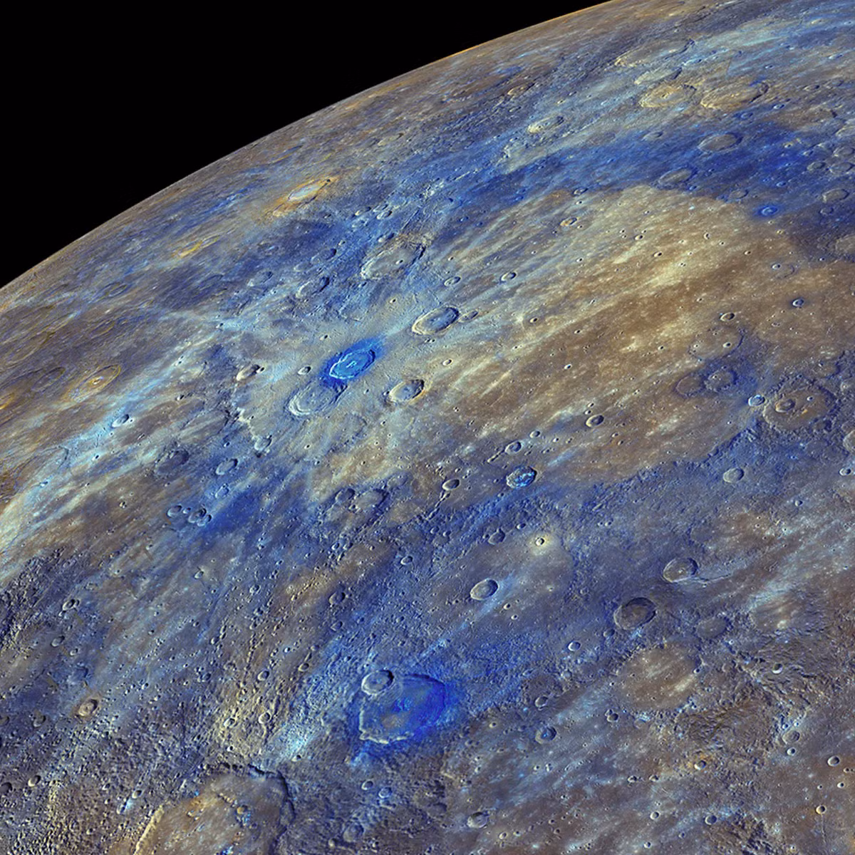 Ngày 10/3, tại Hội nghị Khoa học Hành tinh và Mặt trăng ở The Woodlands, Texas nhà khoa học hành tinh Kevin Cannon đã cho biết, các tác động hàng tỷ năm của thiên thạch có thể khiến phần lớn bề mặt của Sao Thủy nung chảy thành những viên đá quý lấp lánh.