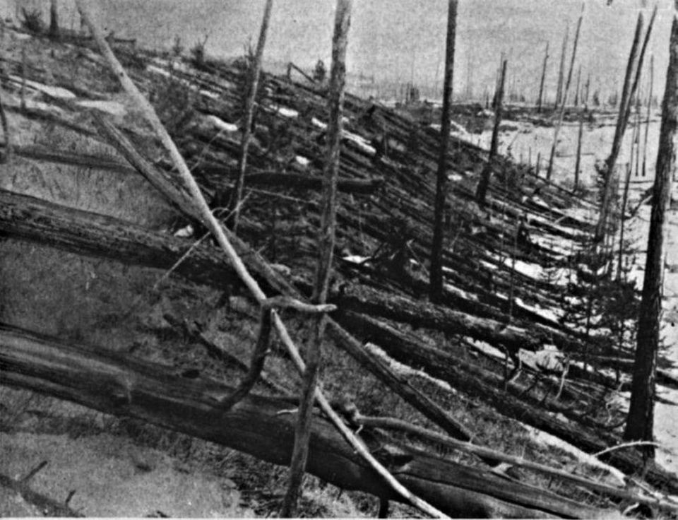 Sự kiện Tunguska. Vào ngày 30/6/1908, một sự kiện lớn xảy ra trên sông Podkamennaya Tunguska ở Nga, khi một lượng lớn chất nổ đã gây ra tương đương khoảng 10-15 triệu tấn TNT, tương đương khoảng 1.000 lần sức công phá của bom nguyên tử đã phá hủy Hiroshima, Nhật Bản.
