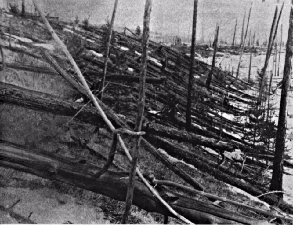 Sự kiện Tunguska. Vào ngày 30/6/1908, một sự kiện lớn xảy ra trên sông Podkamennaya Tunguska ở Nga, khi một lượng lớn chất nổ đã gây ra tương đương khoảng 10-15 triệu tấn TNT, tương đương khoảng 1.000 lần sức công phá của bom nguyên tử đã phá hủy Hiroshima, Nhật Bản.