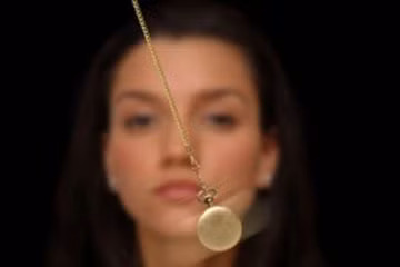 Các buổi thôi miên vẫn tiếp tục diễn ra. Bác sĩ Vass cảm thấy hoàn toàn bối rối về những điều đã diễn ra. Ông sợ rằng các đồng nghiệp và bạn bè không hiểu về phương pháp chữa bệnh "thôi miên lùi kiếp" này. Mãi 4 năm sau, Vass mới mới quyết định công bố quá trình theo dõi của mình.