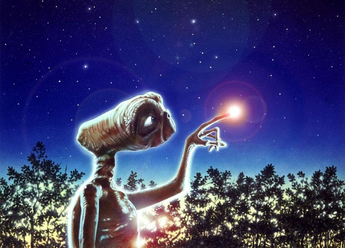 Các nhà nghiên cứu SETI đã quét tần số vô tuyến để tìm tín hiệu của người ngoài hành tinh. Vì vậy, bất kỳ người ngoài hành tinh nào làm điều tương tự, với máy dò đủ nhạy, đều có khả năng thu được tín hiệu của chính chúng ta trong dải tần đó. Nhưng liệu họ có gọi lại hay không vẫn còn phải chờ đợi.