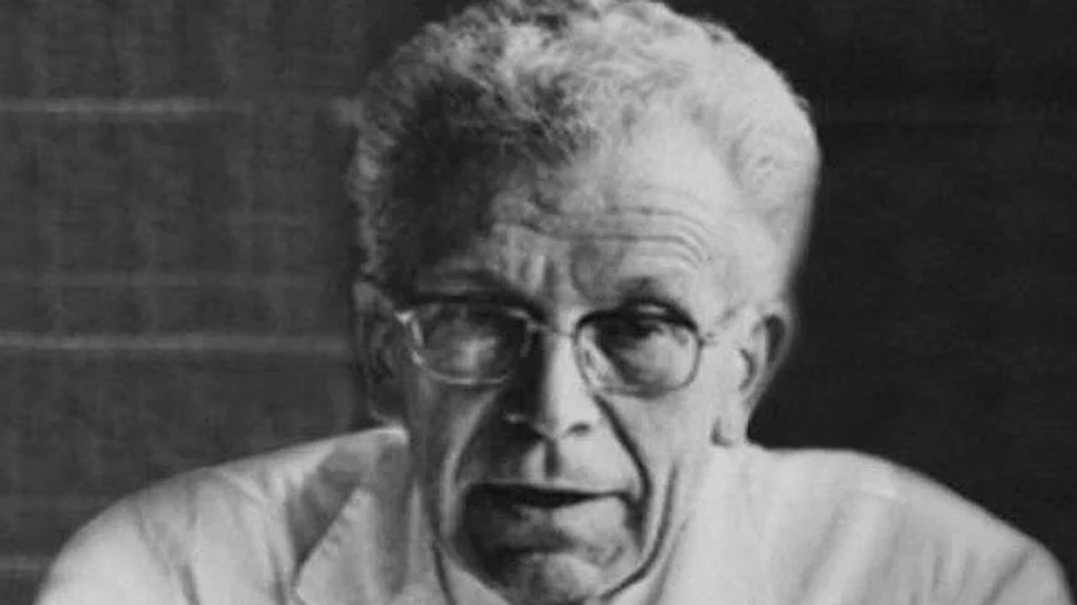 Ông tin rằng, có sự liên hệ giữa những thiên tài khoa học, toán học và hội chứng Asperger vì “sự thành công trong khoa học hay nghệ thuật đôi khi cũng cần đến sự tự kỷ”.