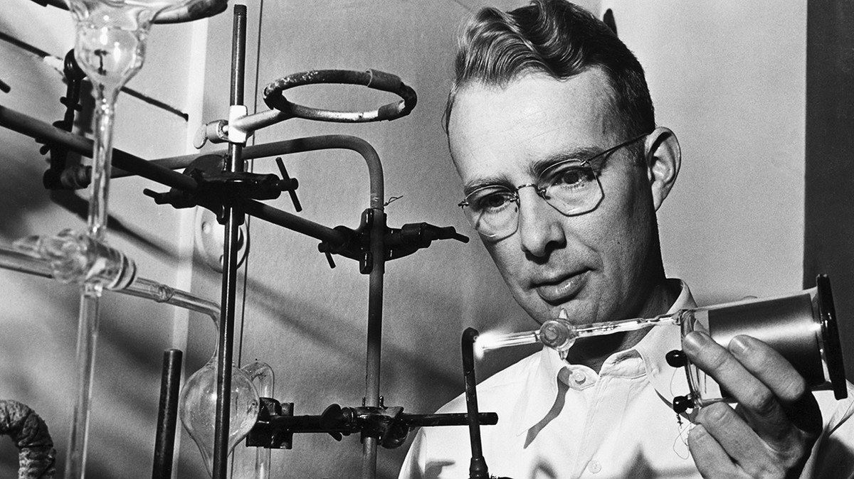 2. Điều tương tự đã xảy đến với Luis Alvarez. Ông đã nhận giải Nobel cho đề tài nghiên cứu về các hạt nguyên tử nhưng lại bị loại khỏi chương trình nghiên cứu về thiên tài trước đó với lý do giống William Shockley.