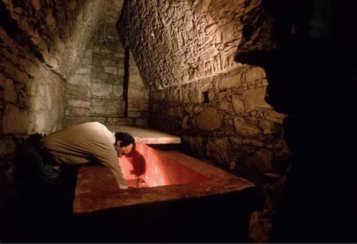 Nhóm nghiên cứu dẫn đầu bởi giáo sư - tiến sĩ Ducan Cook, trường Đại học Australian Catholic đã nghiên cứu đất và trầm tích tại các di tích Maya bao gồm Chunchumil ở Mexico; Marco Gonzales, Chan b’I và Actuncan ở Belize; La Corona, Tikal, Petén Itzá, Piedras Negras và Cancuén ở Guatemala; Palmarejo ở Honduras; Cerén ở El Salvador.